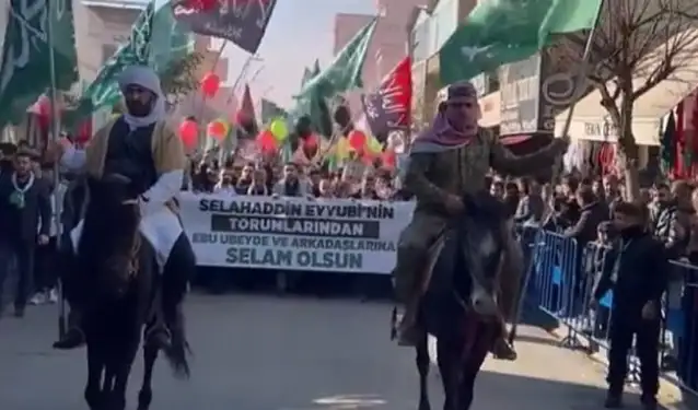 Gazeteci Zafer Arapkirli, Hüda-Par'ın Batman'daki yürüyüşünü paylaşıp isyan etti