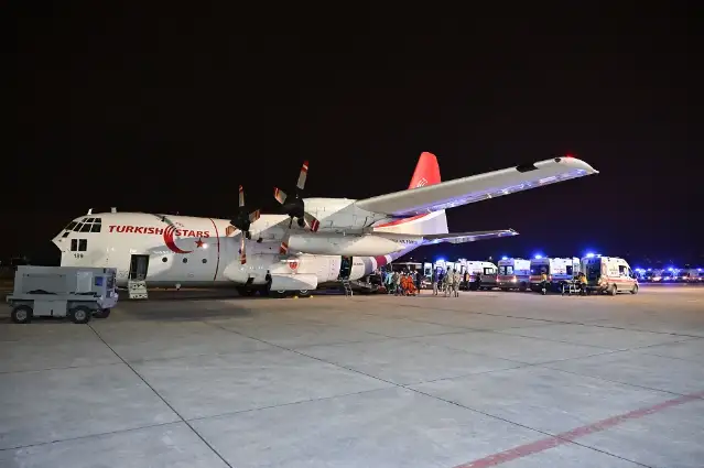 Gazzeli 85 hasta ve yaralı ile 106 refakatçi Türkiye'ye getirildi