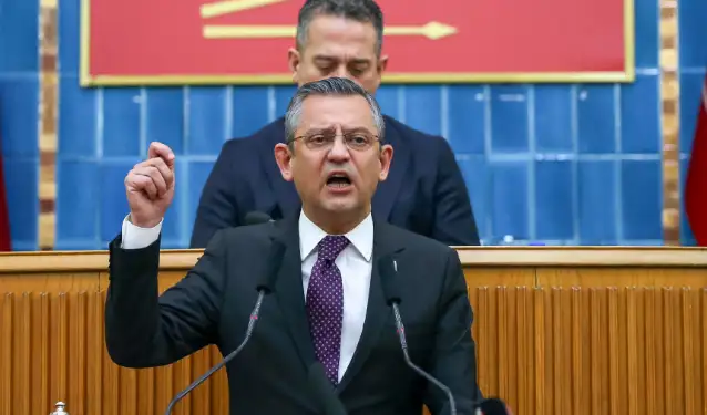 Özgür Özel 'darbe girişimidir' diyerek yurttaşları Tandoğan'da mitinge çağırdı