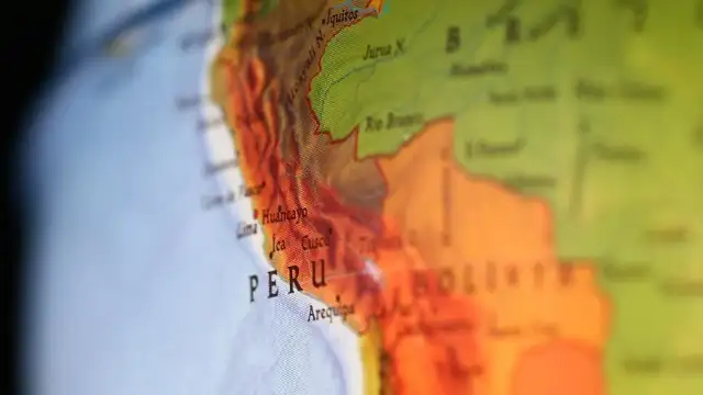 Peru'da toprak kayması: İki yolcu teknesi battı, 12 kişi öldü
