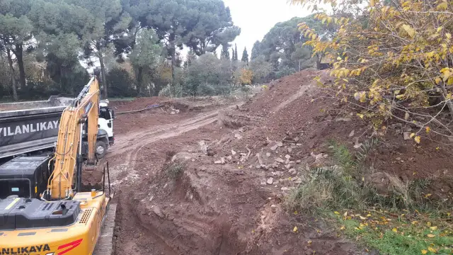 Bornova Anadolu Lisesi içindeki inşaat durduruldu
