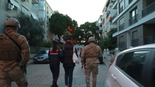 İzmir'de ESP il başkanınında aralarında olduğu 5 kişi gözaltına alındı