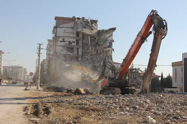 Adıyaman'da depremzedeler bir yıldır barınma sorunu yaşıyor