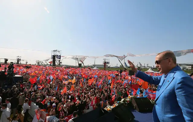 AKP'li Kabaktepe partisinin İstanbul mitingi için tarih verdi