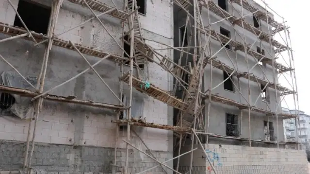 Antep'te iş cinayeti:  İnşaat iskelesi çöktü, 1 ölü, 2 yaralı