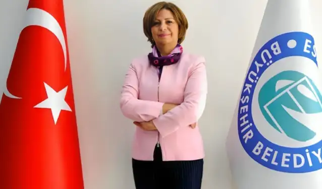 Ayşe Ünlüce Kimdir? Özgeçmişi