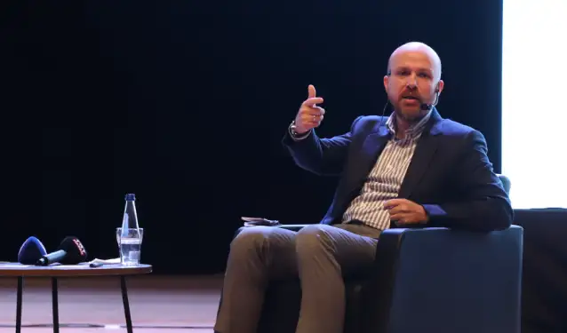 Bilal Erdoğan: ODTÜ Fizik mezunu olduğun için iş teklifi mi bekliyorsun?
