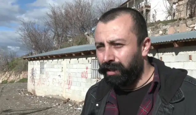 Göçük altındaki emekçinin yakını isyan etti! "Malzemeleri kurtarmaya bakıyorlar"