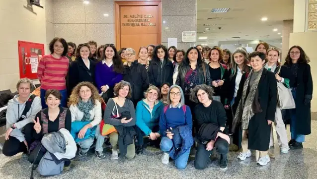 25 Kasım eylemine katıldıkları için yargılanan 21 kadın, beraat etti