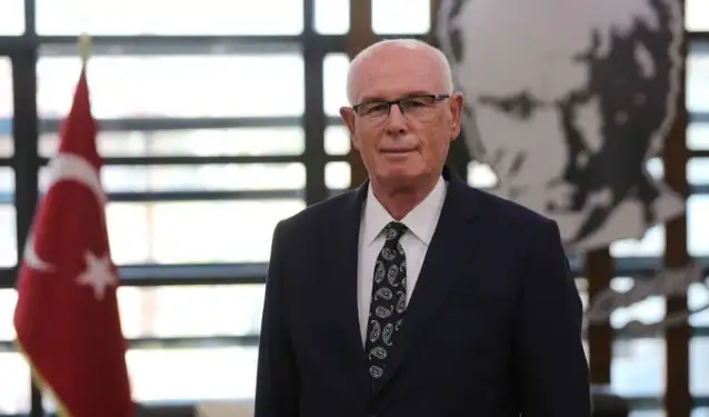 Kazım Kurt kimdir? Özgeçmişi