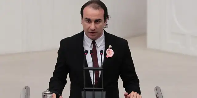 Alparslan Türkeş’in oğlu Kutalmış Türkeş'ten MHP yönetimine sert tepki