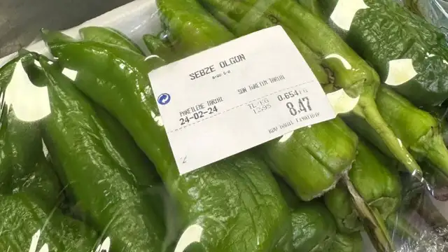Marketlerde çürük sebzeler "olgun" adıyla ucuza satılıyor