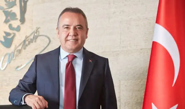 Böcek, 3. kitabını cezaevinde yazıyor