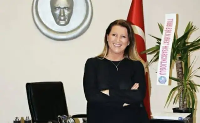 CHP'den istifa eden Özlem Sarı, İYİ Parti'den aday oldu