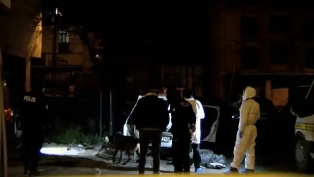 İstanbul'da polisin dur ihtarına uymadığı iddia edilen bir genç polis kurşunlarıyla yaşamını yitirdi