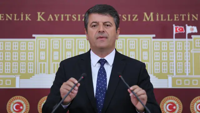 Abdurrahman Tutdere: Depremzede bir kışı daha konteynerde geçirecek