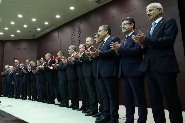 AKP'nin 'İstanbul' telaşı: Devlet sahaya mı iniyor?