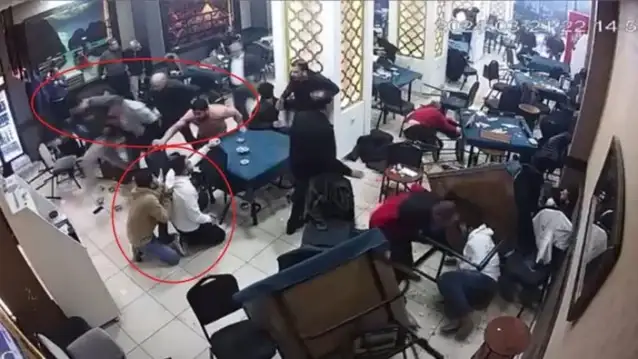 Diyarbakır’da sokakta çatışma, kahvehanede panik