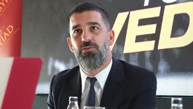 Arda Turan'dan Seçil Erzan açıklaması:  Paralarımız her statta küfür yiyerek kazandığımız helal paramız