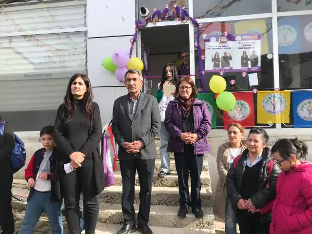 DEM Parti, Dersim’de kadın seçim bürosu açtı