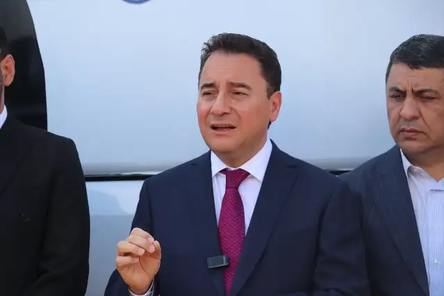 Ali Babacan, Batman’da Mehmet Şimşek'e yüklendi