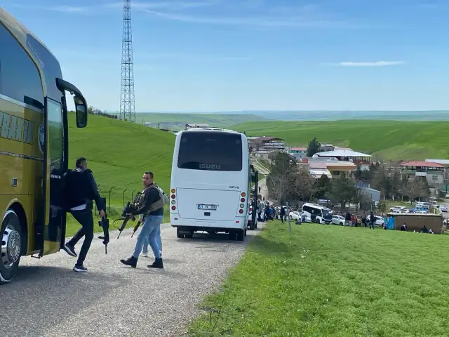 Diyarbakır’da muhtarlık seçiminde silahlı kavga: DEM Parti sandık görevlisi hayatını kaybetti
