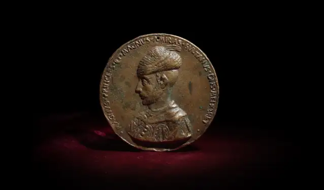 Fatih Sultan Mehmet’in ‘tılsımlı madalyon’u İngiltere'de satışa çıkıyor! Dudak uçuklatan rakam