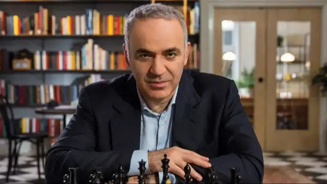 Satranç ustası Gary Kasparov için tutuklama kararı