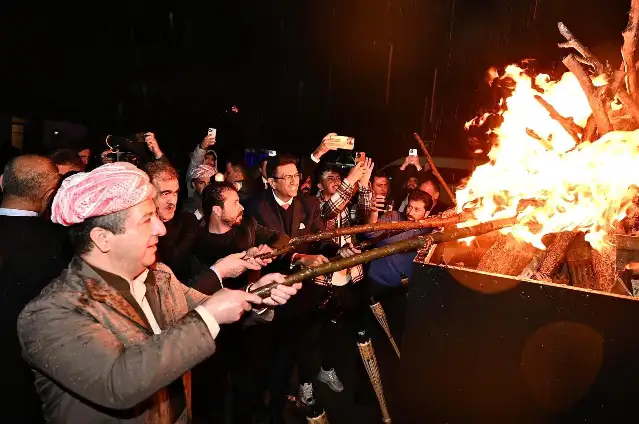 Akre'de Newroz ateşi yakıldı