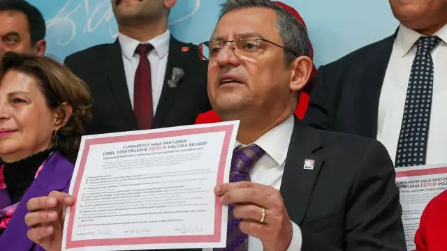 CHP'li adaylar 'Eşitlik Politika Belgesi' imzaladı
