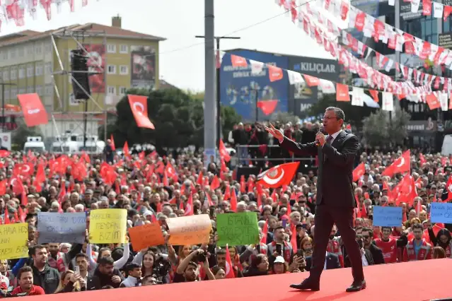 Özgür Özel'den, İstanbul’da bulunan 17 bakana sert tepki: Yazıklar olsun böyle adalete!