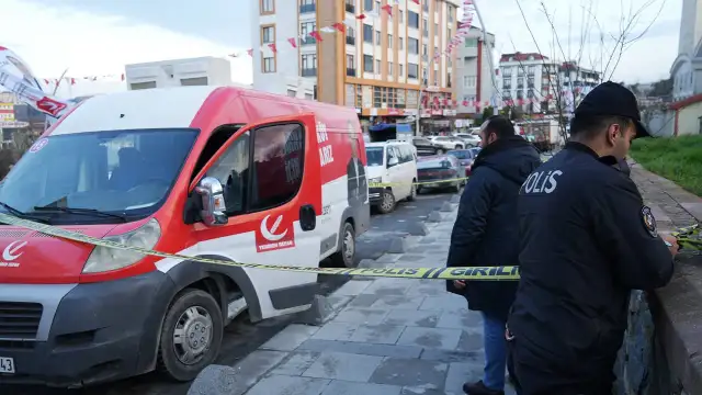 Yeniden Refah Partisi seçim aracına silahlı saldırı