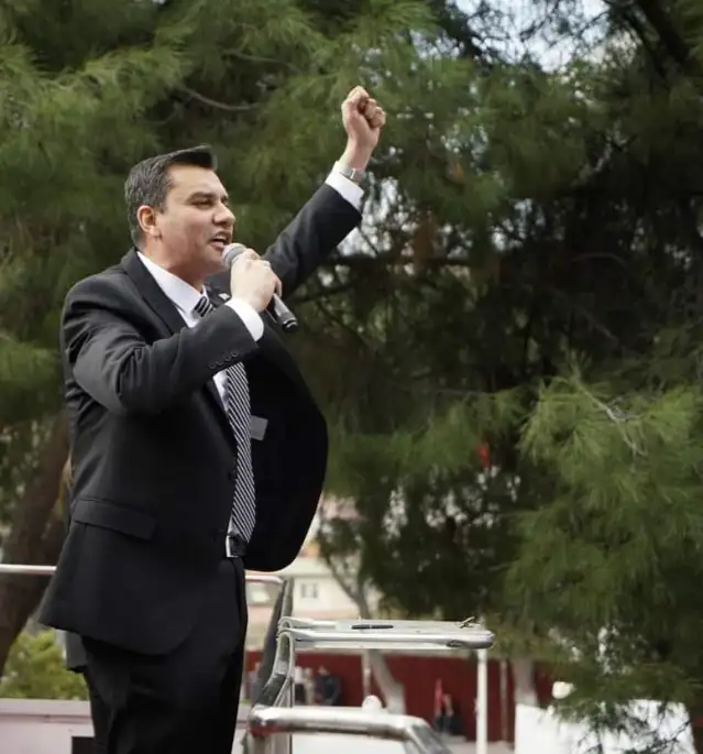Ferdi Zeyrek’ten eski garaj alanına “100. Yıl Kent Meydanı” projesi