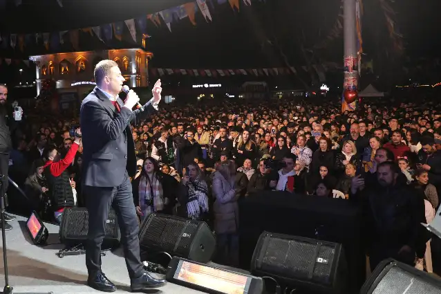 Ahmet Akın'dan Bandırmalı gençlere oy verin ve sandıklara sahip çıkın