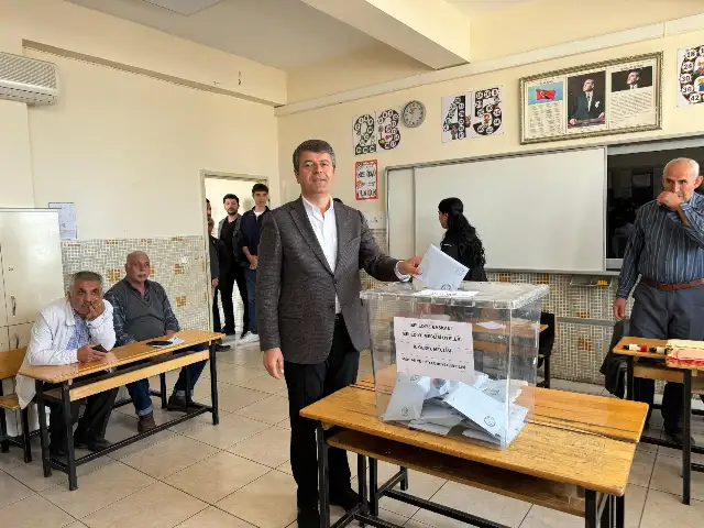 Milletvekili ve Belediye Başkan Adayı Tutdere oyunu kullandı