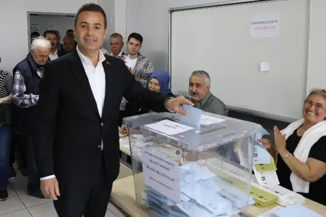 Balıkesir Büyükşehir Belediye Başkan Adayı Ahmet Akın: Sandık başından ayrılmayalım