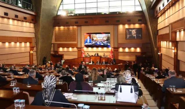 AKP'liler de evet oyu verdi! İmamoğlu, iç borçlanma için meclisten 5 yıl sonra onay aldı