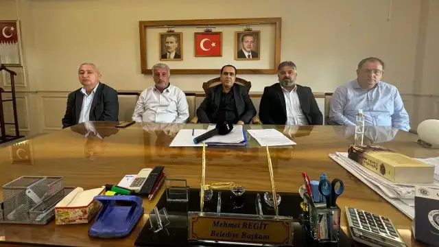 Birecik Belediye Başkanı ve 4 meclis üyesi DEM Parti'den istifa etti