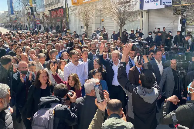 DEM Parti iradesi gasbedilen Van'dan YSK'ye seslendi