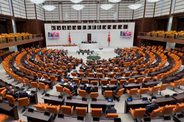 AKP'nin TBMM 1 Temmuz'da tatile girmesin teklifi kabul edildi
