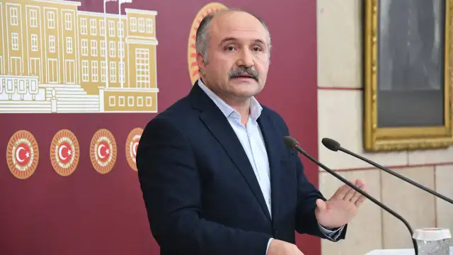 Erhan Usta, İYİ Parti Grup Başkanvekilliği'nden istifa etti