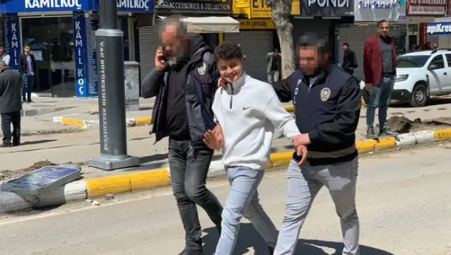 Van'da gözaltına alınan ve güler yüzlü fotoğrafıyla gündem olan Muhammed Orhan tutuklandı
