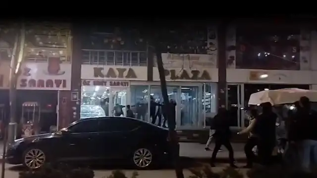 Hakkari'de yurttaşlara uzun namlulu silahlarla halka ateş açıldı!