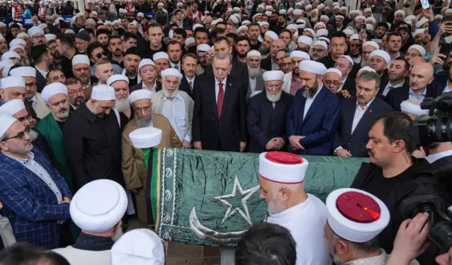 İsmailağa tarikatı lideri vefat etti; tabutu Erdoğan da omuzladı