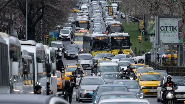 1 Mayıs'ta toplu ulaşıma kısıtlama! İşte yarın kapalı olacak metro, metrobüs, tramvay ve İETT güzergâhları...