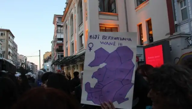 Kadıköy’de gözaltına alınan 54 kadın serbest bırakıldı