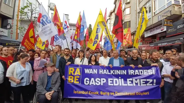 Van halkının iradesinin gasp edilmesi Kadıköy'de protesto edildi