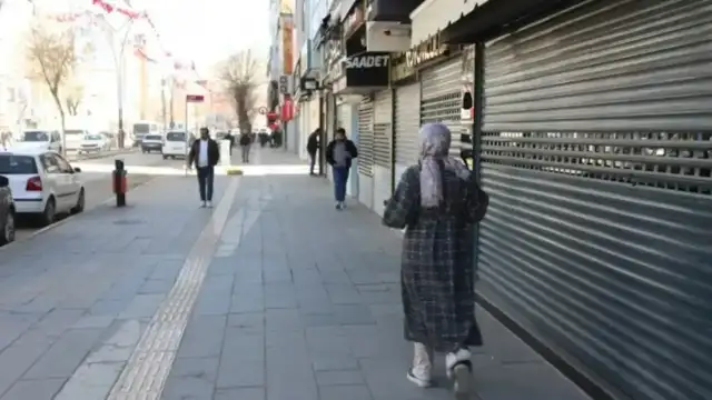 Van halkından kayyım kılıfına tepki! Esnaf kepenk açmadı