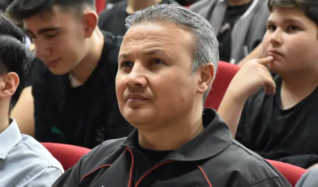 Alper Gezeravcı trafik kazası geçirdi