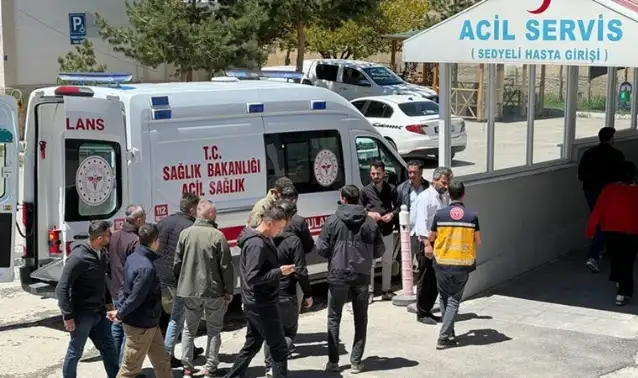 Van Başkale'de askeri araç devrildi: 11 yaralı, 6 askerin durumu ağır